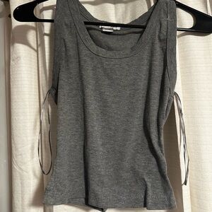 Tank top in grey size small